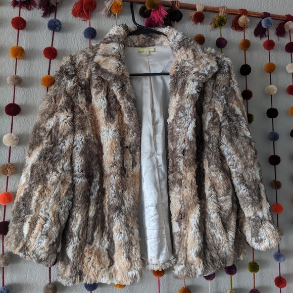 Gianni Bini Jackets & Blazers - Gianni Bini Faux Fur Jacket